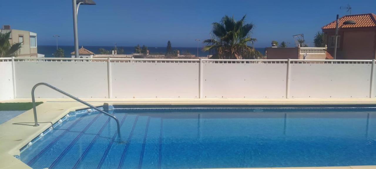 Alojamiento Roquetas De Mar Esterno foto