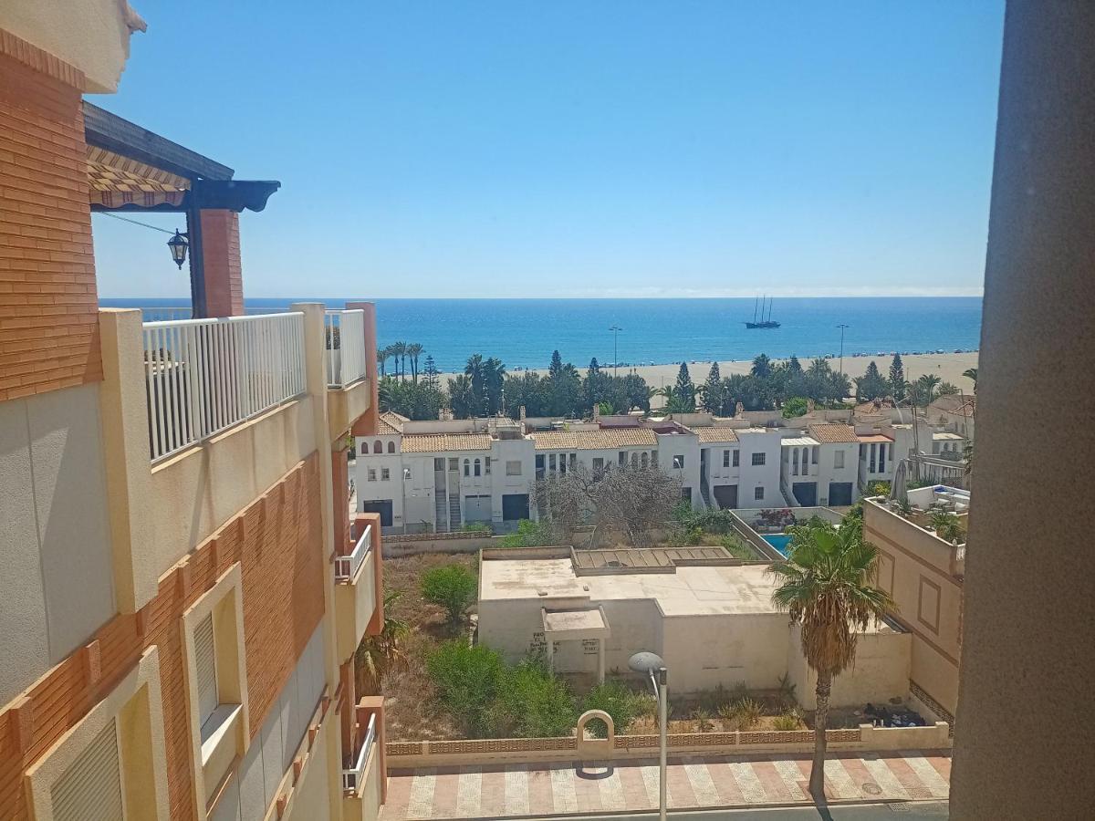 Alojamiento Roquetas De Mar Esterno foto